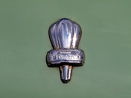 日產(chǎn),費(fèi)加羅報(bào) 》,飾品