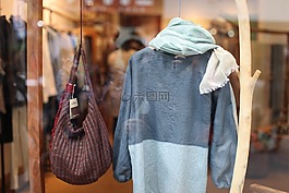 漢城,兒研所東,衣服