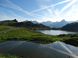 山世界,高山湖泊,山的天空