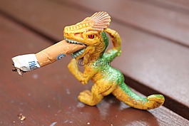 龙,烟屁股,玩具