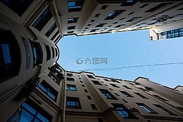 法院,圣 · 彼得堡,井