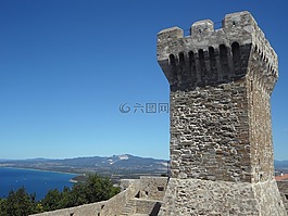 波普洛尼亞,海灣地區(qū)的 baratti,城堡