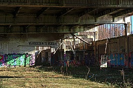 丟失的地方,建設(shè),被毀