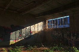 丟失的地方,建設(shè),被毀
