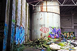 丟失的地方,客房,離開(kāi)