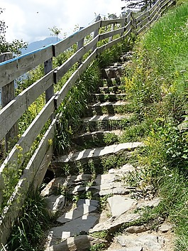 石樓梯,山世界,崛起