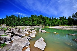 河,巖,水