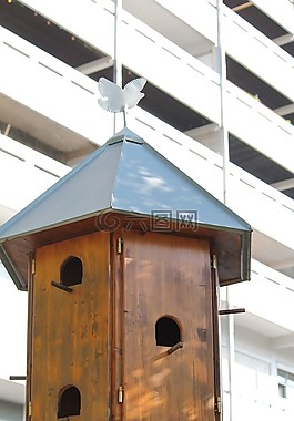 摩天樓,鳥舍,性質(zhì)