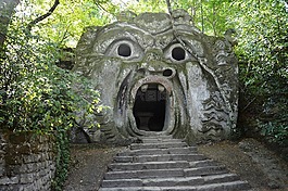抵达bomarzo,林,怪物