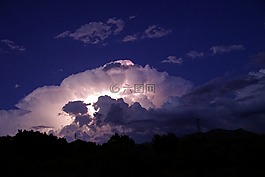 光的夜晚,雷暴,閃爍
