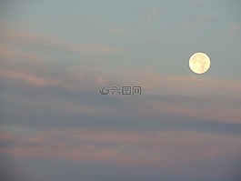 月亮,多云,全