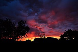 黃昏,日落,風(fēng)暴