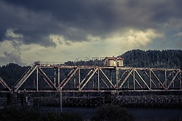結(jié)構(gòu),橋,多云