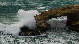 岩质海岸,自然的拱门,波