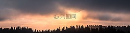 廣泛的格式,日出,照亮的天空