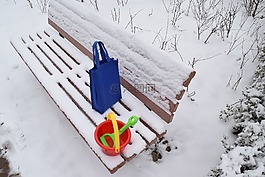 snow,toys,white