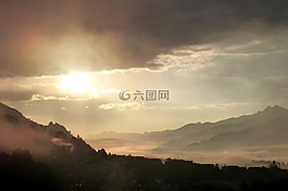 morgenstimmung,云,山