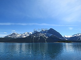 上部的卡纳纳斯基斯湖,落基山,艾伯塔省