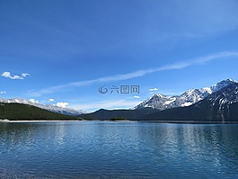 上部的卡纳纳斯基斯湖,落基山,艾伯塔省
