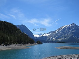 上部的卡纳纳斯基斯湖,落基山,艾伯塔省