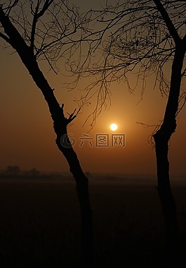 日出,日落,孤獨(dú)