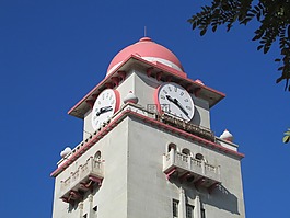 時鐘塔,卡納塔克大學(xué),達瓦