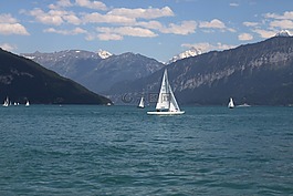 瑞士,湖的 brienz,山