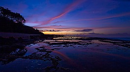 日出前,sawarna海岸,java的
