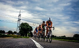 鐵人三項(xiàng),公路自行車,自行車