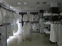 工作的衣服,恤,巖