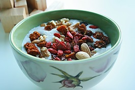 枸杞,杏仁,燕麥粥