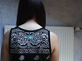 女子,黑色的頭發,黑暗