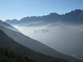 山,霧,背光