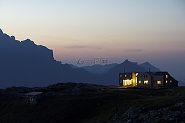 山,晚上,棚屋