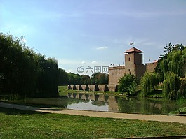 城堡,秋季,性質