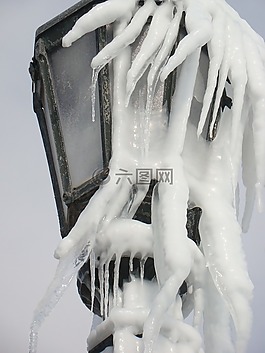 燈,雪,冰