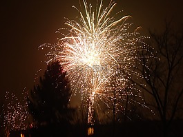 新的一年的平安夜 2016 年,新的一年2017年,煙花爆竹