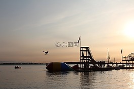 飞行,鲍德温,水