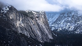 懸崖,雪覆蓋,石