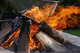 火,營(yíng)火,冒險(xiǎn)