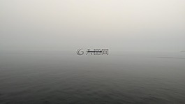 船,漁,有霧
