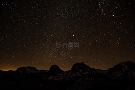 繁星點(diǎn)點(diǎn)的天空,明星,山