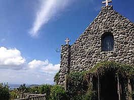 石教堂,蓝色的天空,旅行