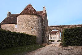 城堡pignol,nièvre,紀(jì)念碑