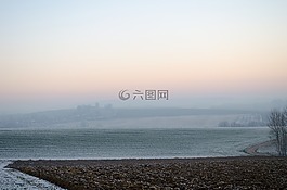 寒冬,霧,成熟