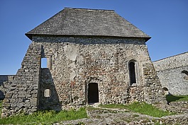 bzovík,修道院,力量