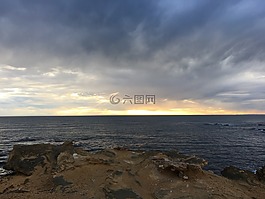 巖,水,云