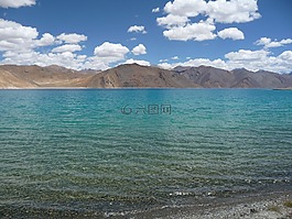 湖,山,云