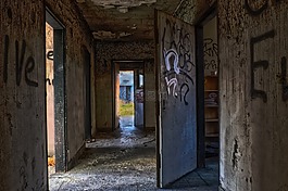 丟失的地方,建設(shè),離開