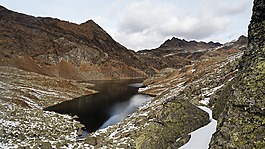 spronser 湖,山下湖,高山湖